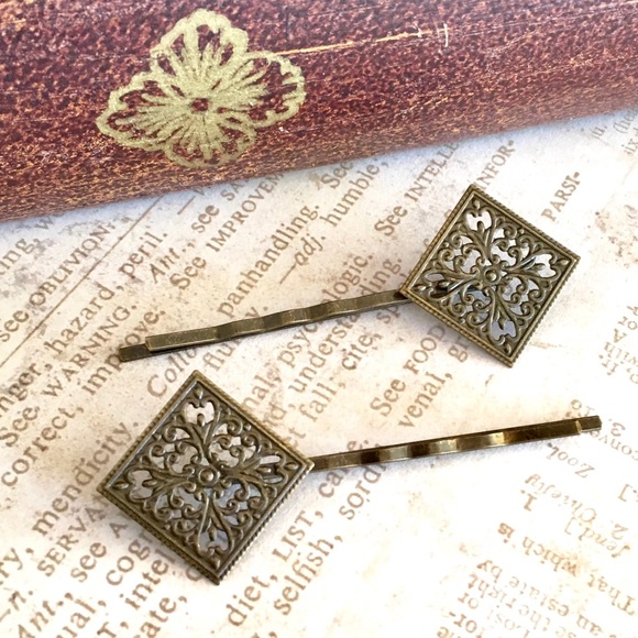 Accessories - Vintage Bronze Square Filigree Bobby Hair Pins